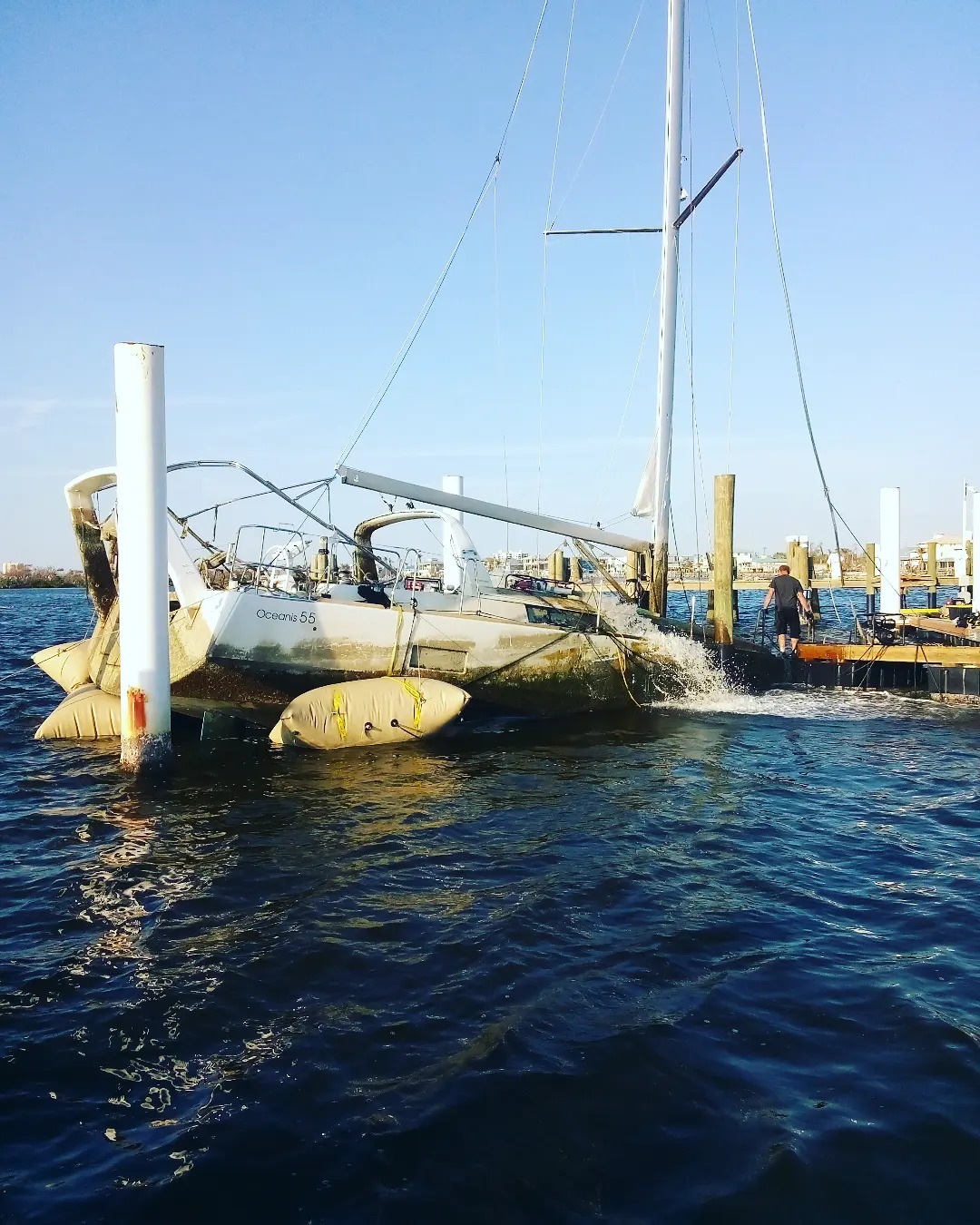 Professional boat salvage team Wakulla County Florida