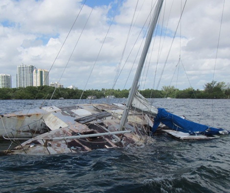 Professional boat salvage team Levy County Florida