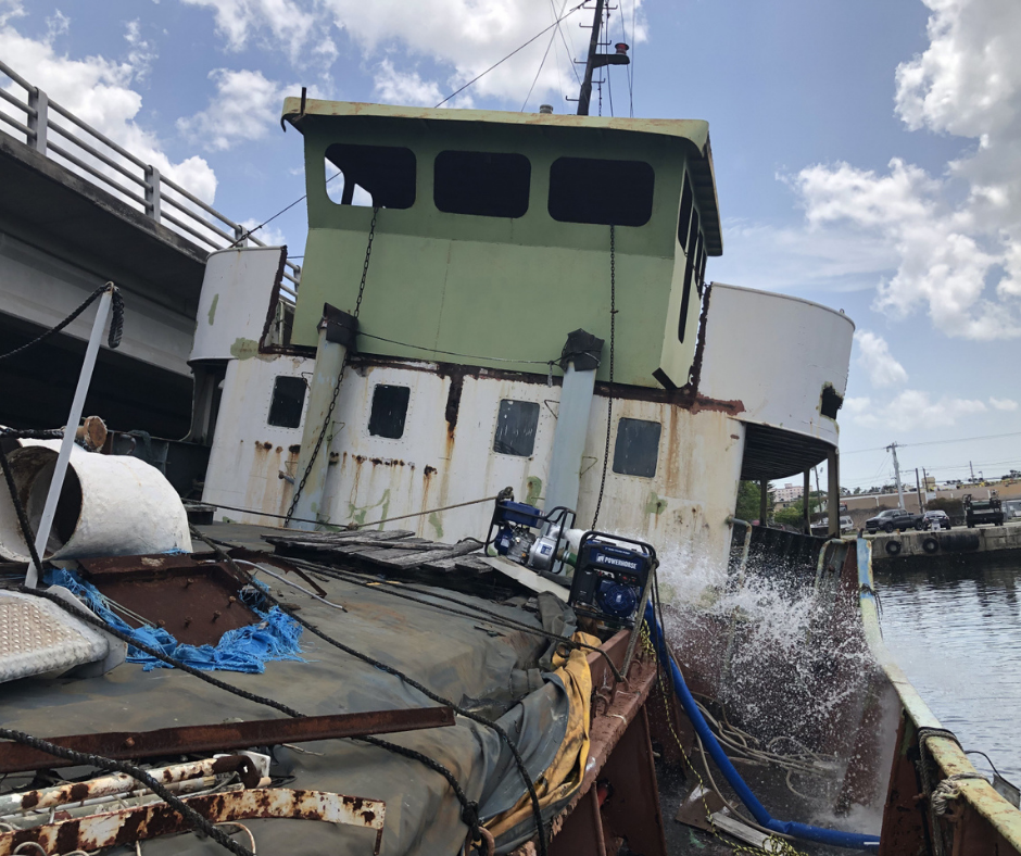 Professional boat salvage team Indian River County Florida