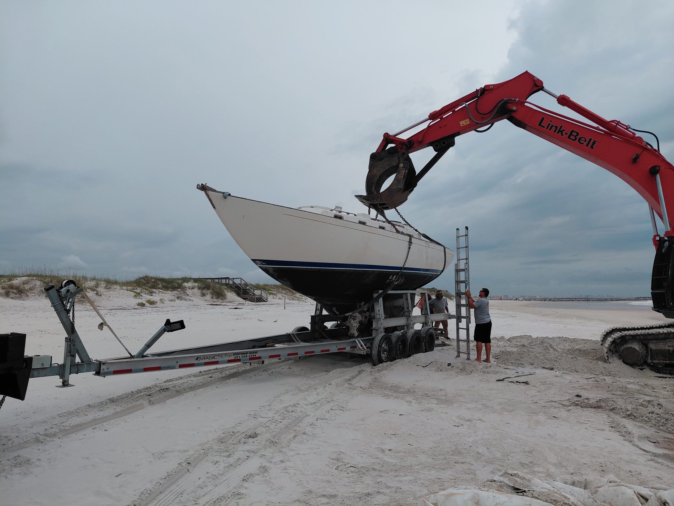 Professional boat salvage team Marion County Florida