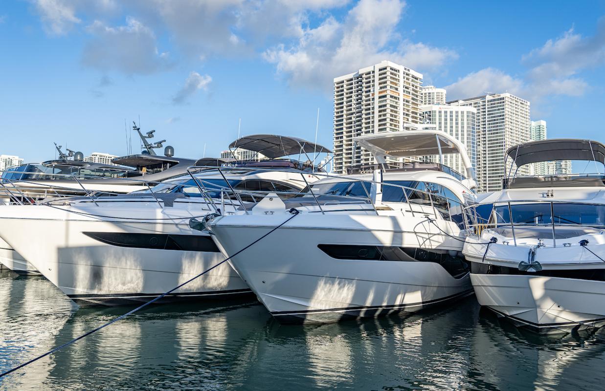 Professional boat salvage team Flagler County Florida