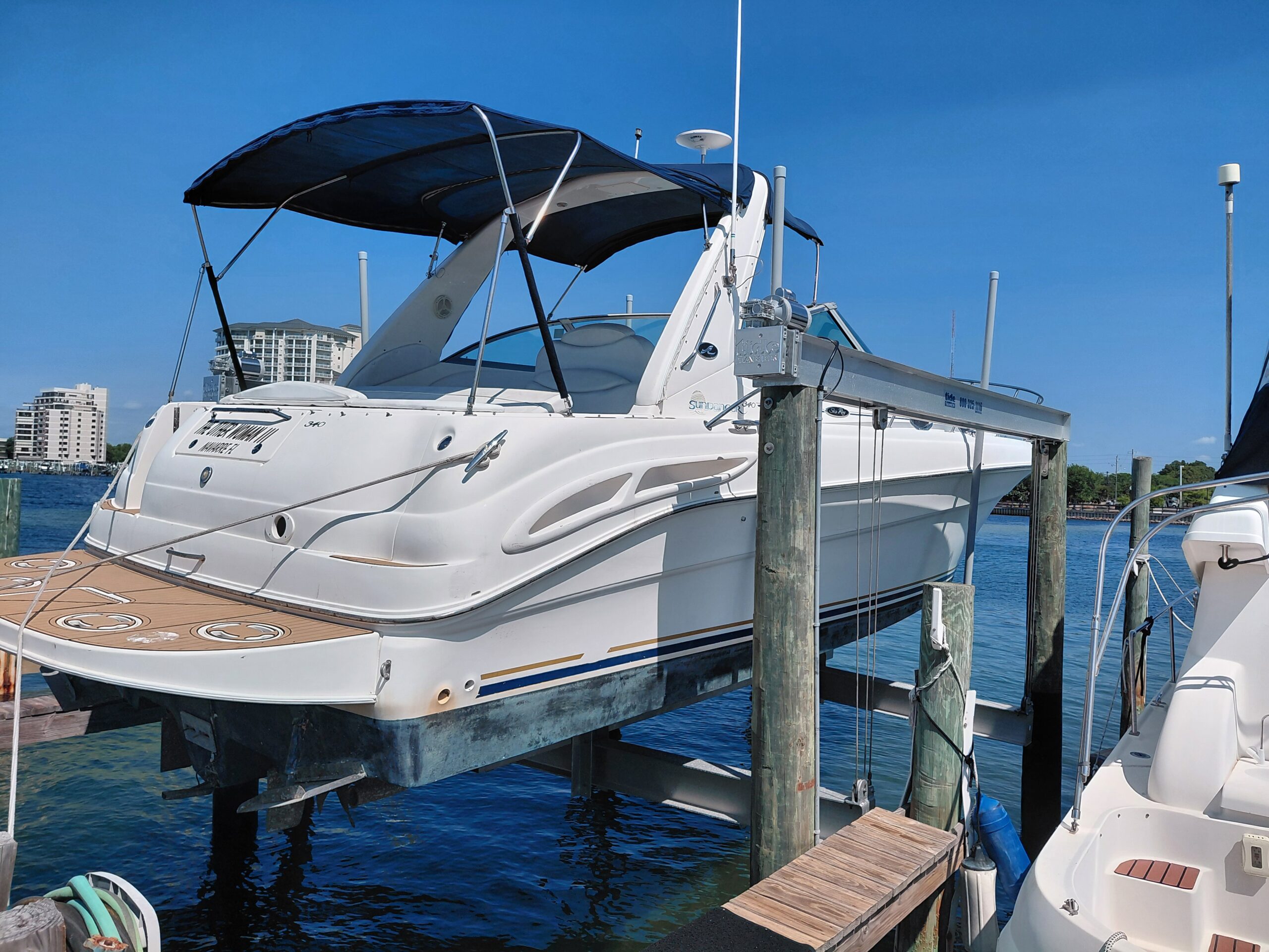 Professional boat salvage team Gulf County Florida