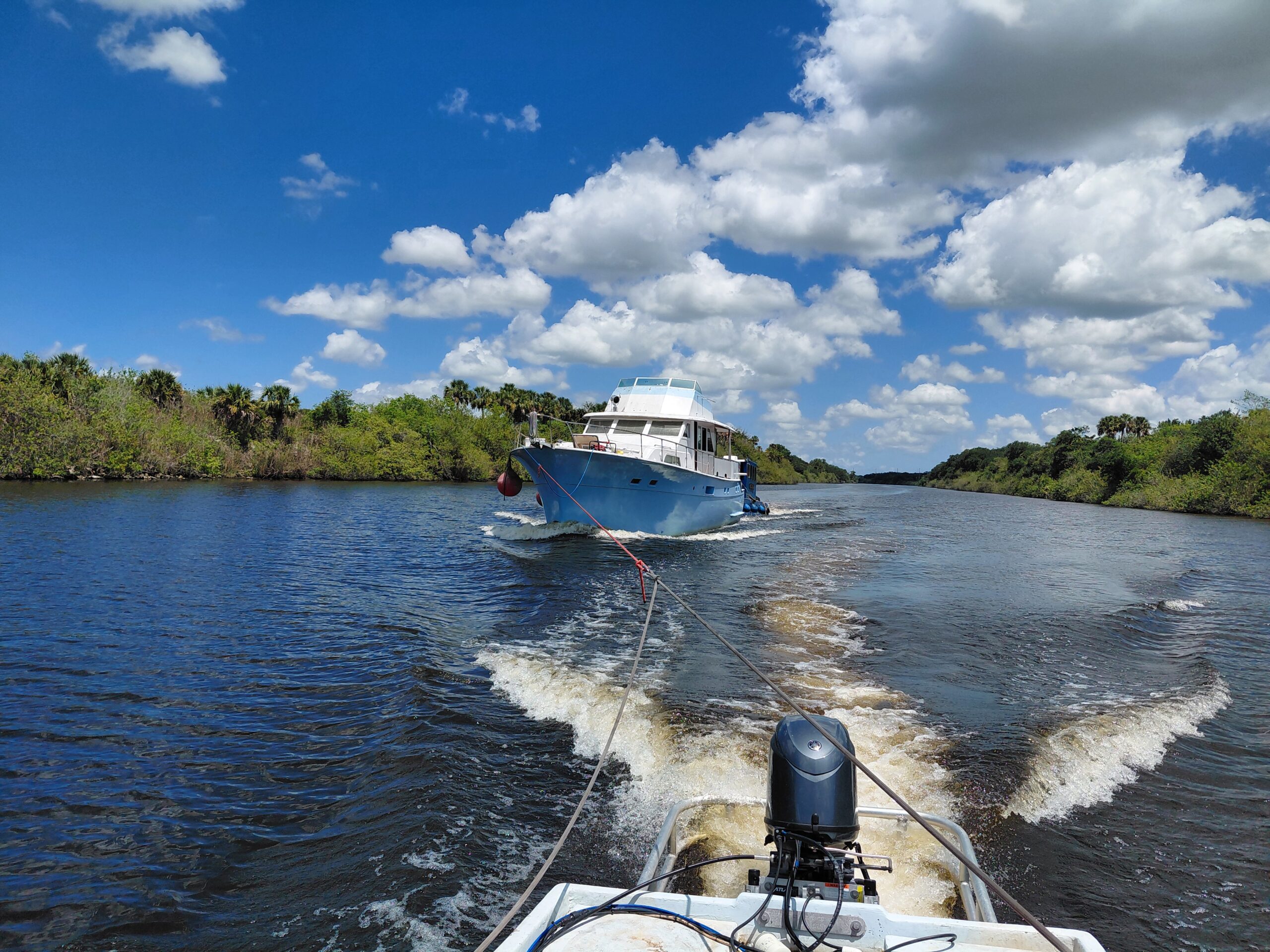 Professional boat salvage team Jefferson County Florida