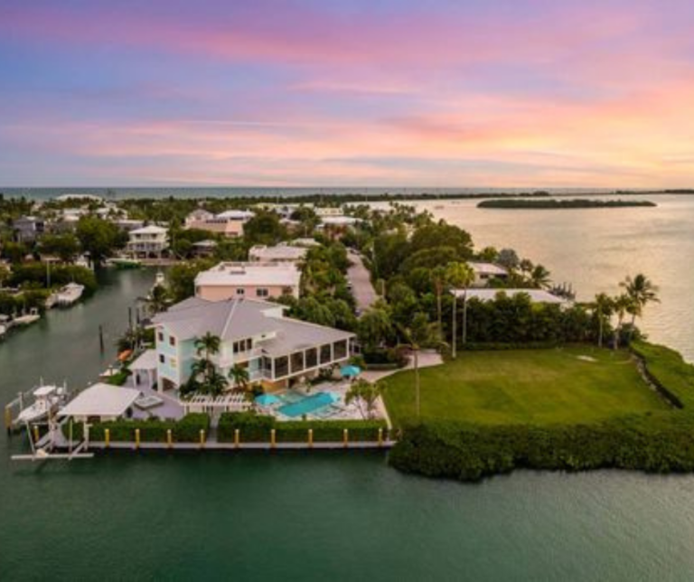 Waterfront homes in Islamorada Florida Keys