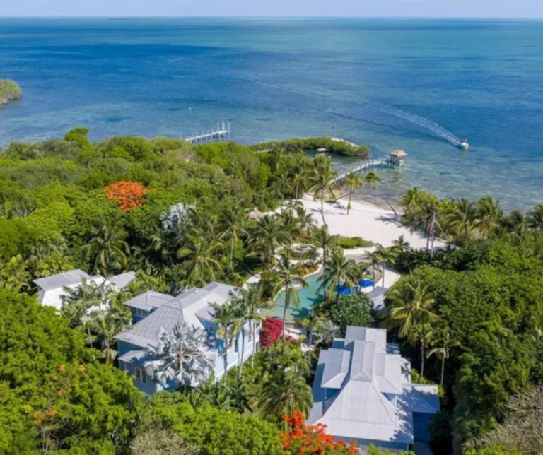 Ocean view from Islamorada Florida shoreline
