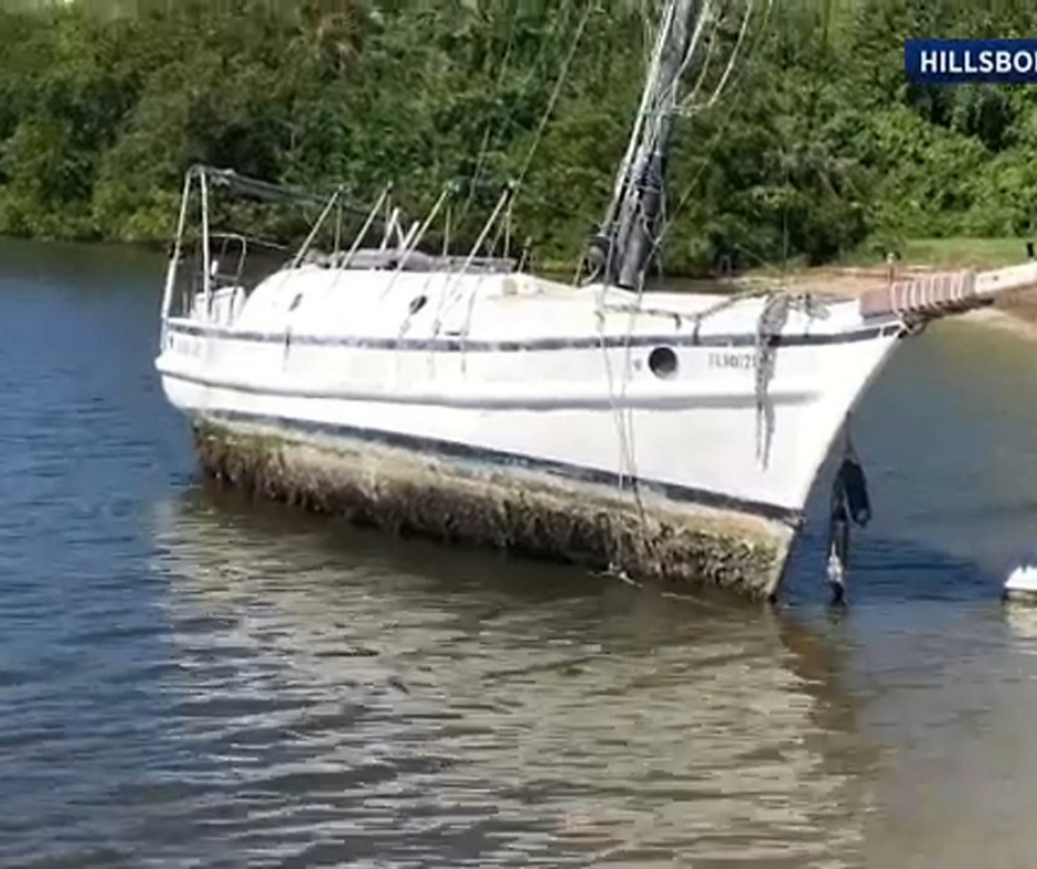 Professional boat salvage team Baker County Florida