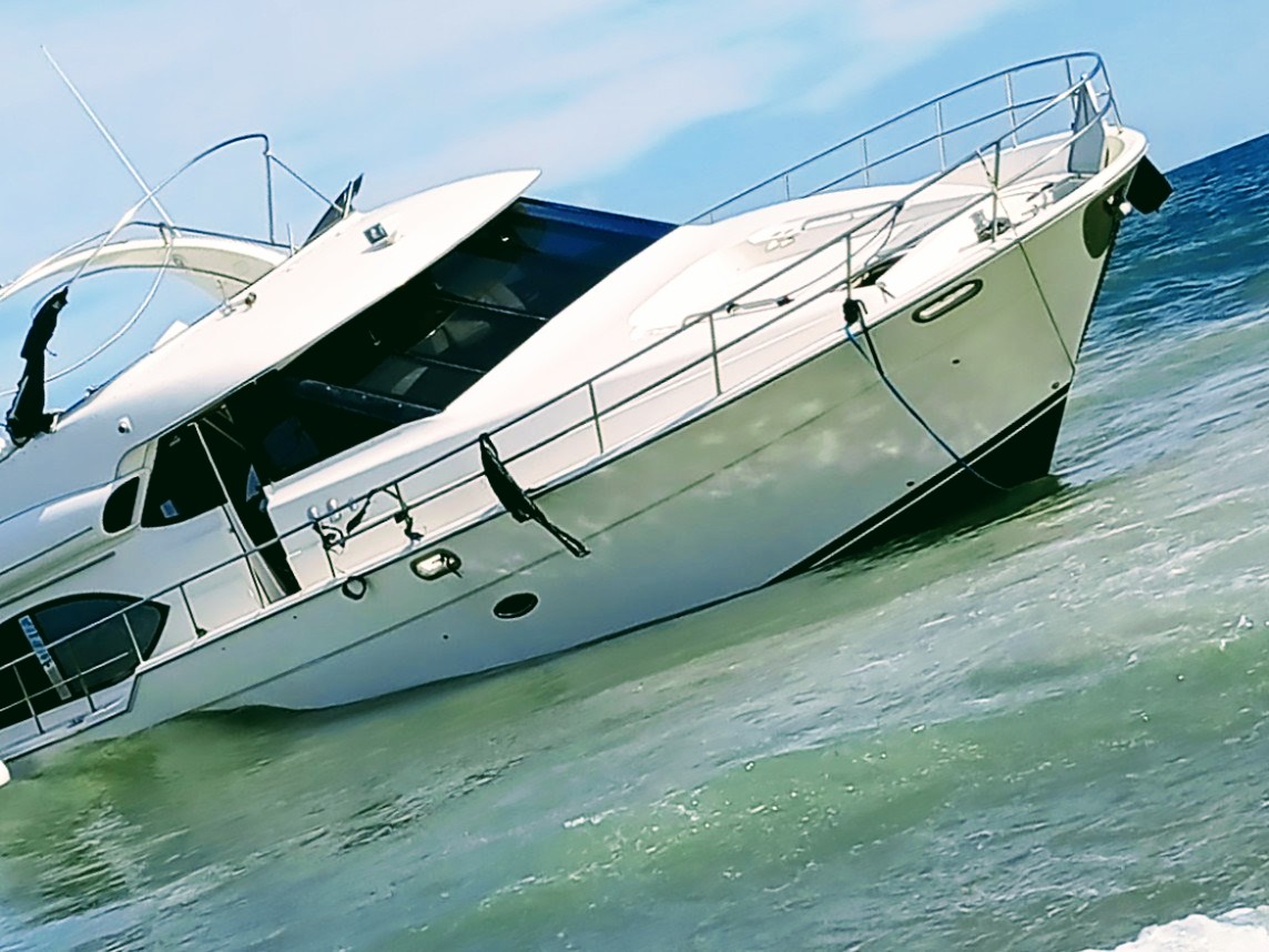 Professional boat salvage team Brevard County Florida
